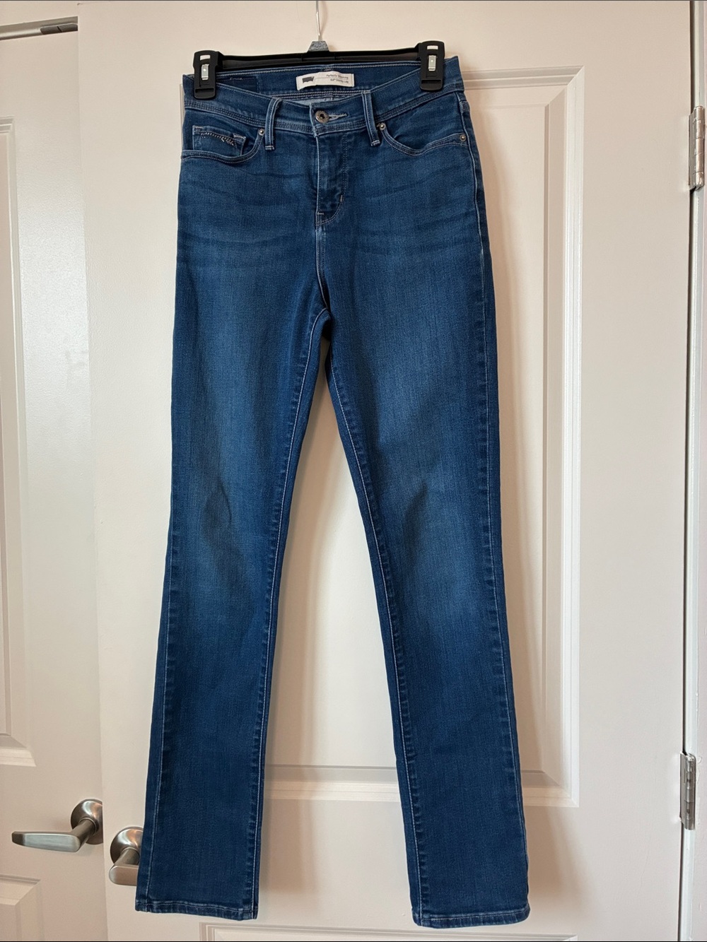 Levi's 512 Women's Straight Leg Jeans in Dark Blue Wash Size 4